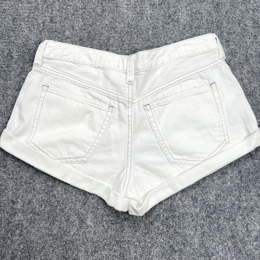 Free People We The Free Romeo Shorts Size 27 Roll Cuff Button Fly White Denim - Picture 4 of 9